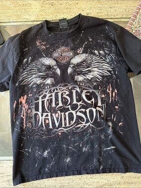Vtg Harley-Davidson Black Short-Sleeve Eagle Graphic Tee with Pink Accents